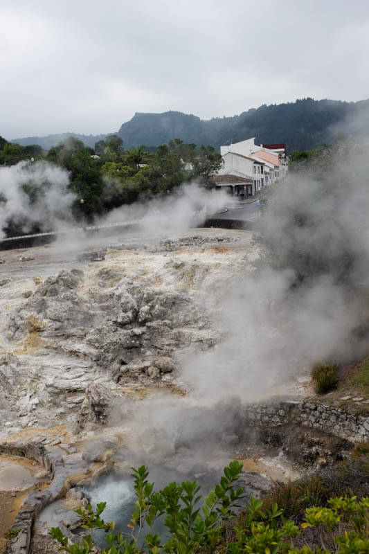 looking around açores furnas