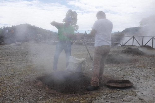 Cozido a sair das furnas e pronto a ser servido