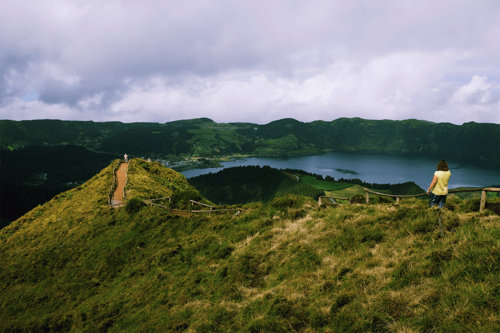 Sete Cidades são miguel lookingaround
