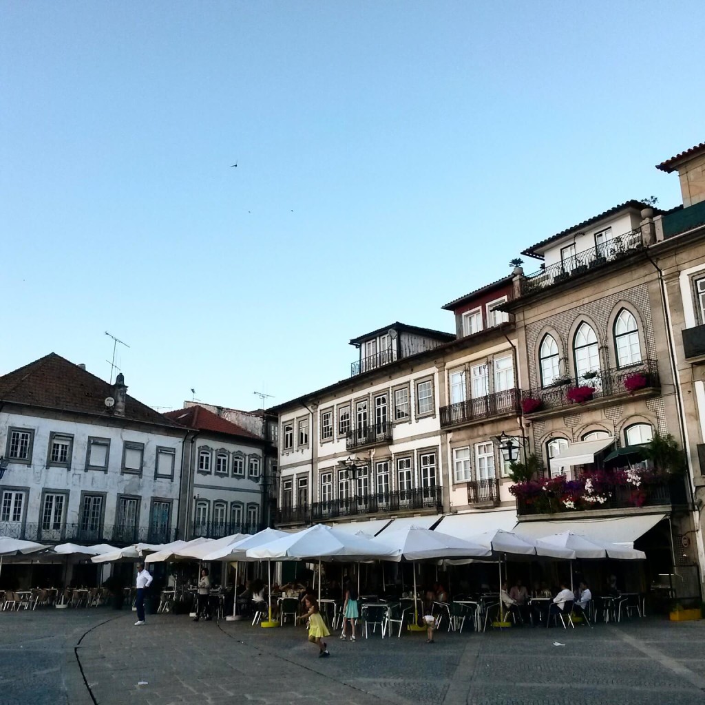 ponte de lima looking around