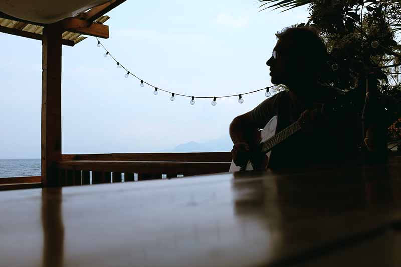 lagoatitlan2 lookingaround