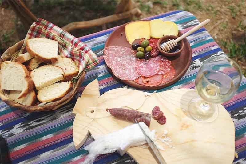 QUEIJOS guatemala looking around