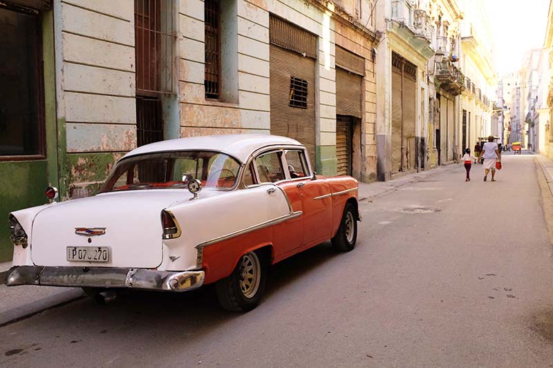 havana2 cuba looking around