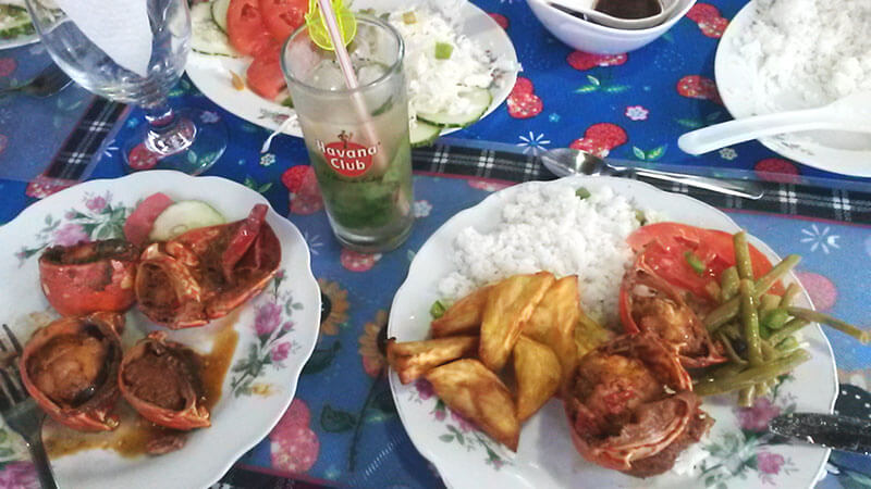 Lagosta à moda tradicional cubana, em casa da Gema